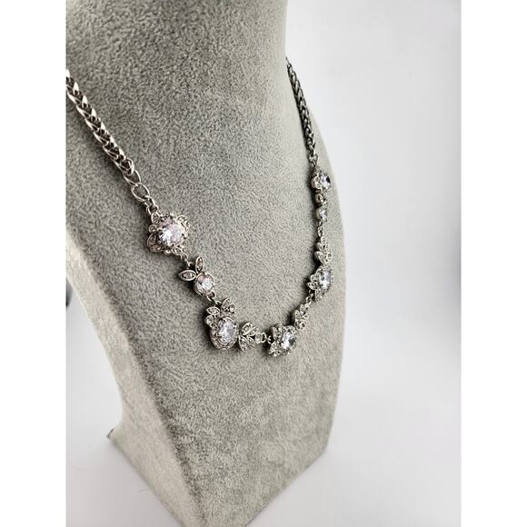 Vintage Inspired Clear Rhinestone Necklace Silver Tone 24.5–26.5 Inch - Picture 6 of 13